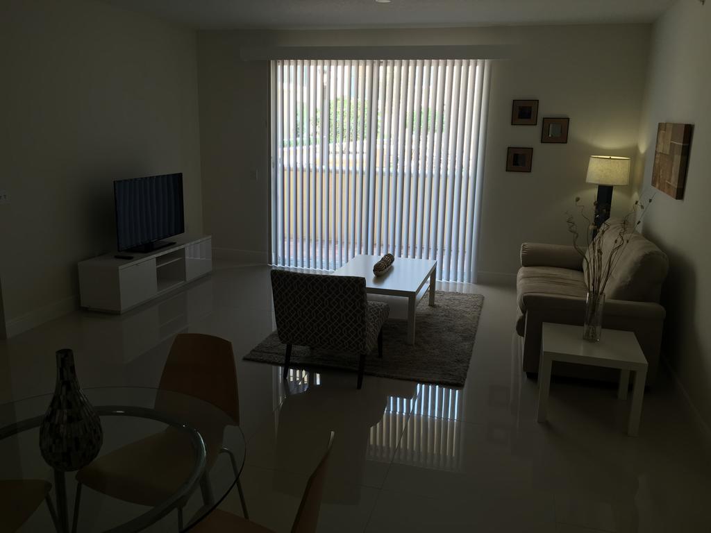 Lyx Suites At Merrick Park In كورال غابلز الغرفة الصورة